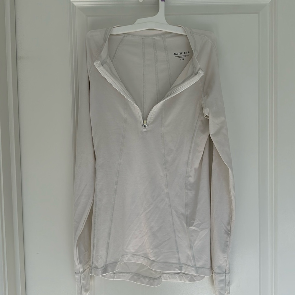 White athleta XXS workout top. Fits like a small